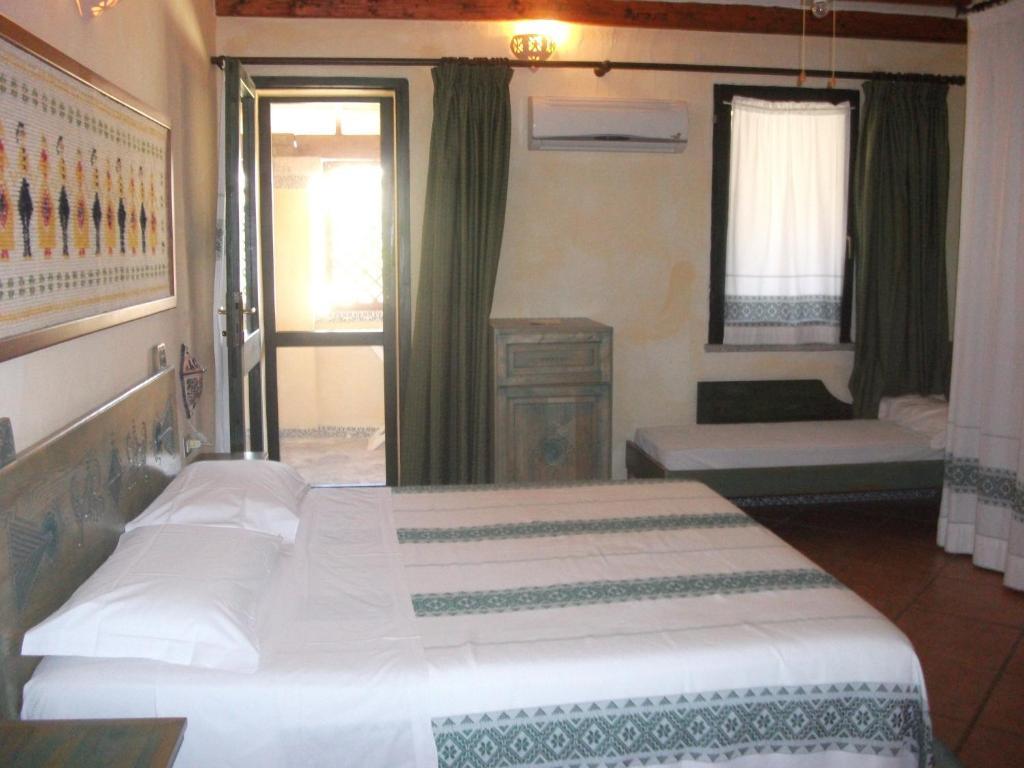 Hotel Fiore Di Maggio Villasimius Room photo