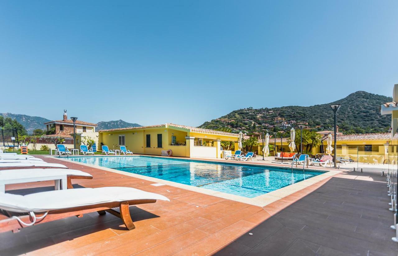 Hotel Fiore Di Maggio Villasimius Exterior photo