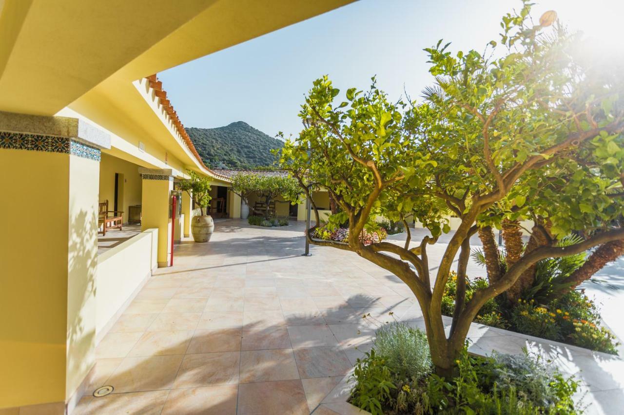 Hotel Fiore Di Maggio Villasimius Exterior photo